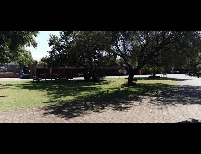 1 BEDROOM APARTMENT FOR SALE IN PRIMROSE